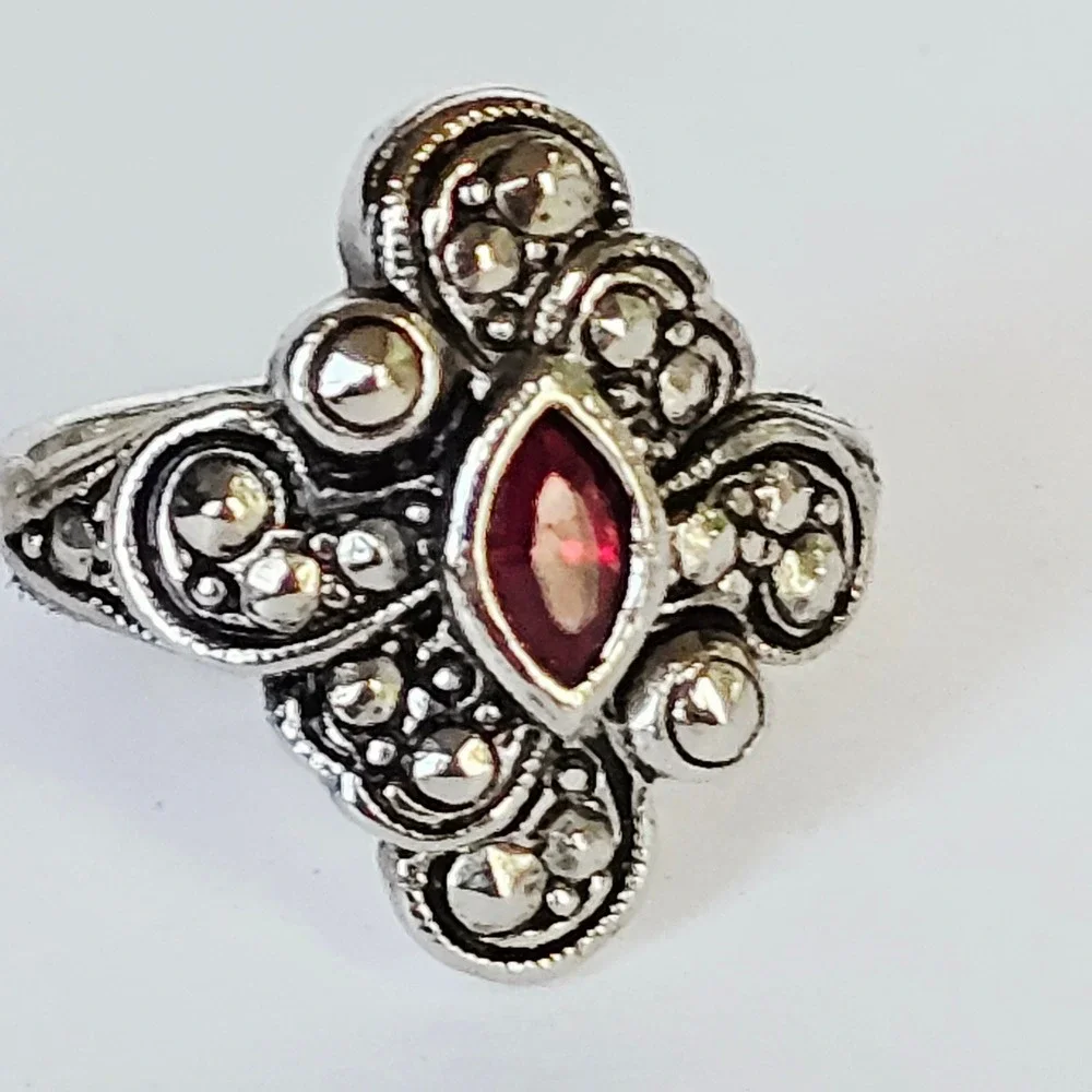 Vtg 90's Witchy Gothic Statement Ring Red Faux Ruby Marcasite Art Deco Silver - Picture 5 of 11